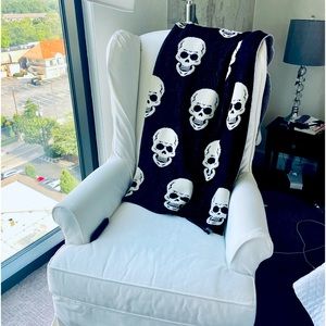 Skull Cashmere style throw.